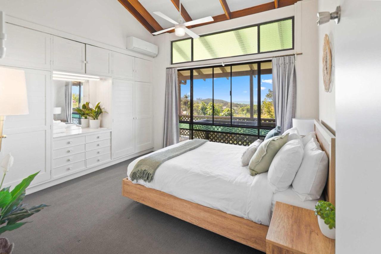 Ocean Views - 300m to Hills Beach - 3km to Big Banana - B&B Korora Bay