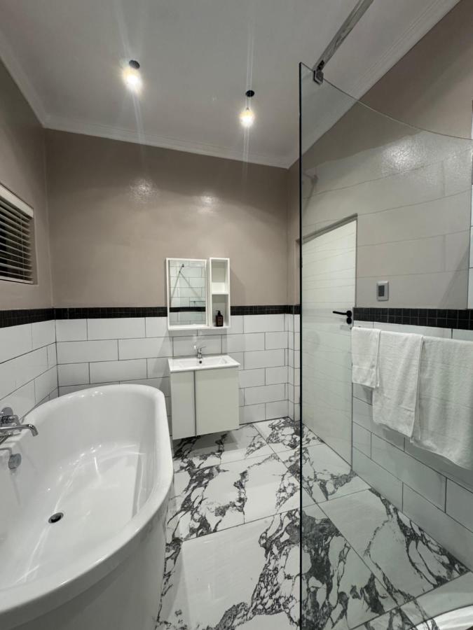 Guinefowl Guest Suite 1 - B&B Port Elizabeth