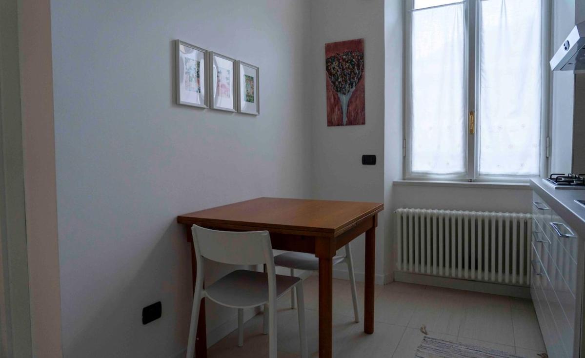 Sunny apartment Como 15m walking from the lake - Chambres d'hôtes Côme