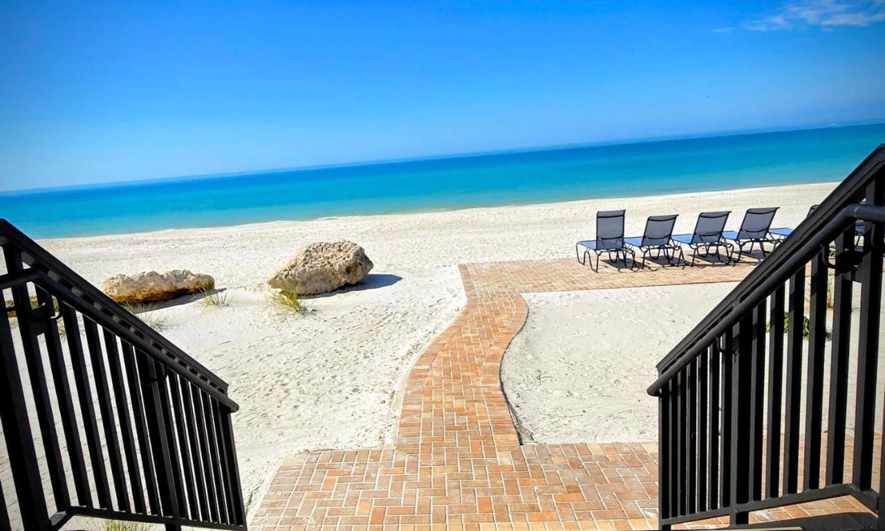 Gulf Front Steps to Sand Sunset View Balcony - Chambres d'hôtes Bradenton Beach