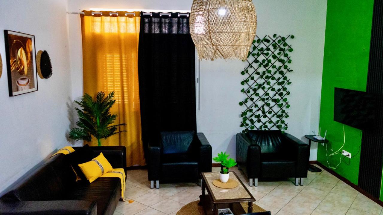 Apartamento T1 2 minutos walk to Laginha beach - B&B Mindelo