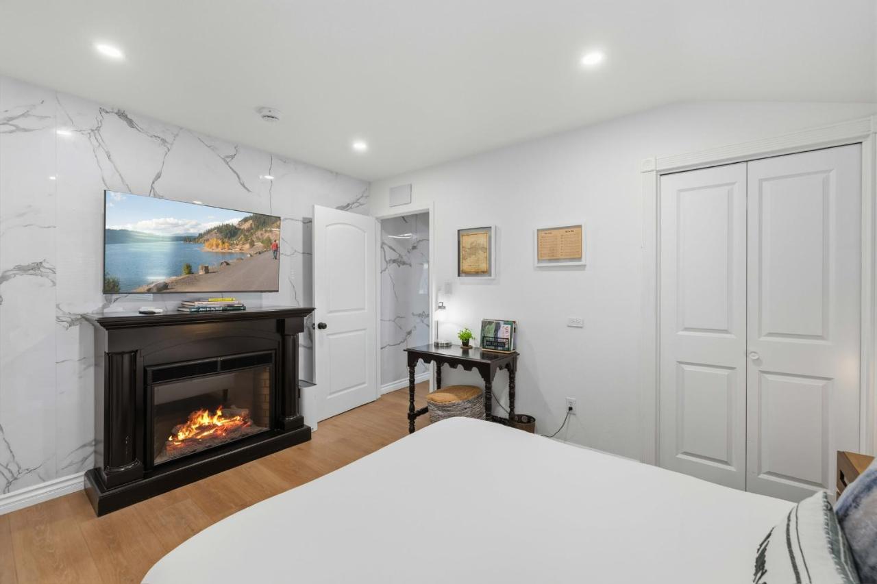 Private 1BR 1BA Suite, Kitchen, Fireplace, Parking - B&B Simi Valley