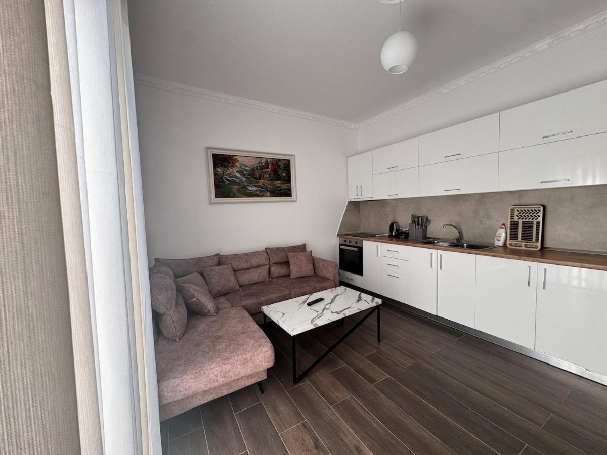 Best Comfort Apartment N2 - Bed and Breakfast Tirana