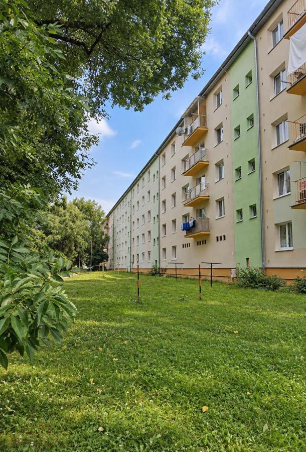 Bystrina - priestranný apartmán s parkovaním - B&B Banská Bystrica