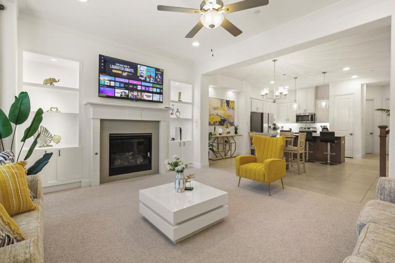 CloudOak Residence,13min from DFW Airport, Prime Spot, Shop & Dine Nearby - B&B Lewisville