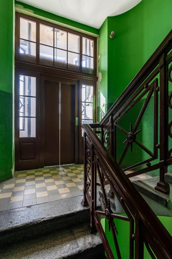 Narutowicza 45 Signature Apartment by BookingHost - B&B Łódź