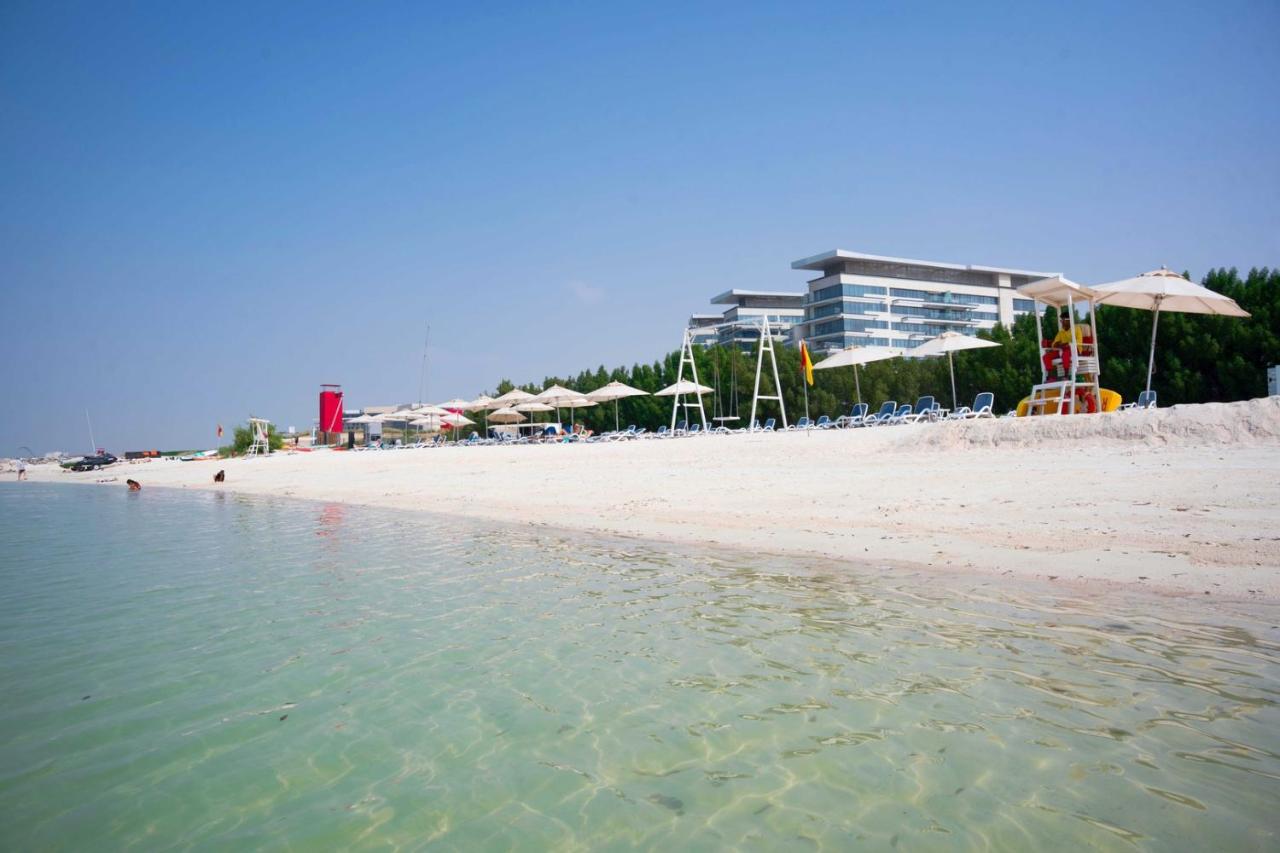 Luxe Beachfront Junior 1BR on Yas – Sleeps 4 - Ferienwohnung Abu Dhabi