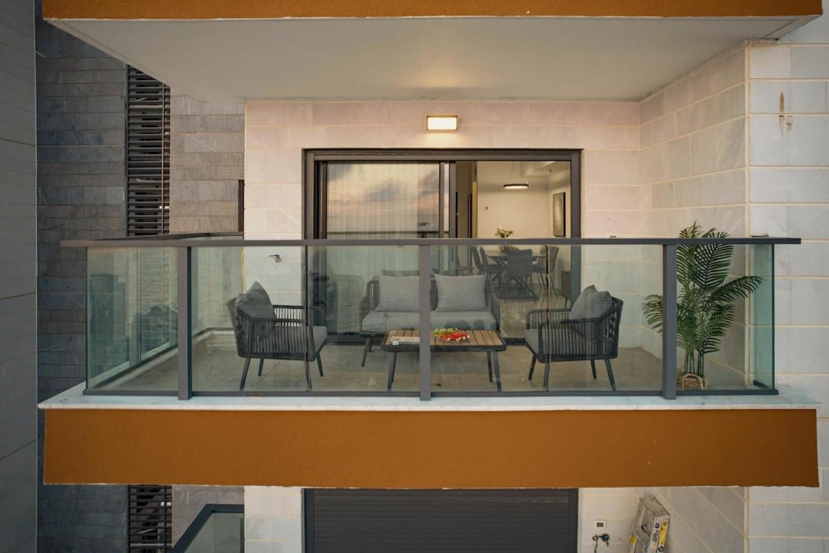 Sunny Beach Pearl Panoramic Sea Views by SeaNRent - B&B Netanya