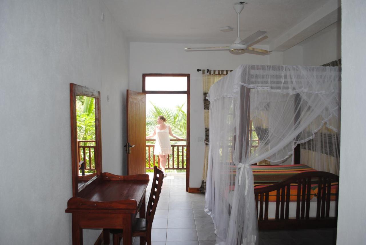 Doppelzimmer mit Balkon und Meerblick