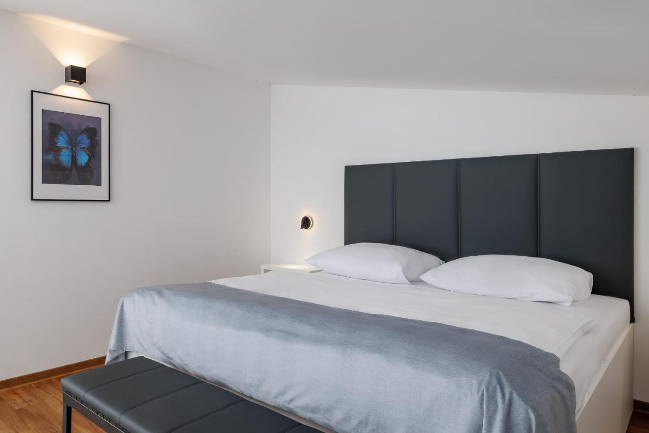 One-bedroom Loft Apartment 