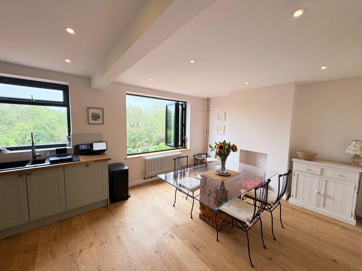Two Bedroom House with Garden - Hazelbury Road - Ferienwohnung Brislington