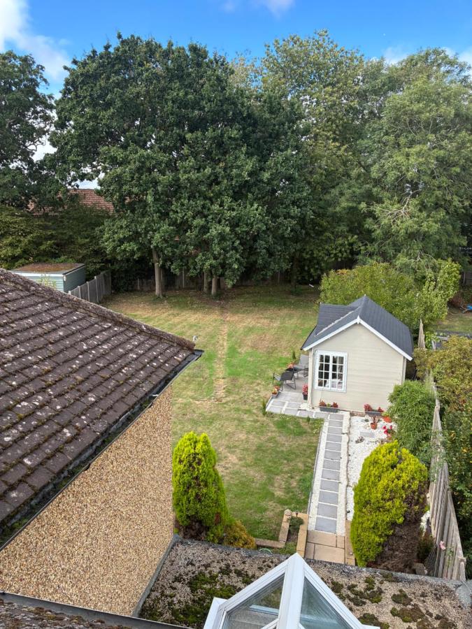 Luxury Bedroom with En-Suite Bathroom - Bed and Breakfast Croxley Green