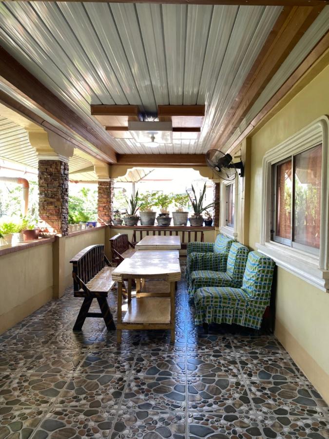 Nanay Nenas Homestay - Bed and Breakfast Lucap