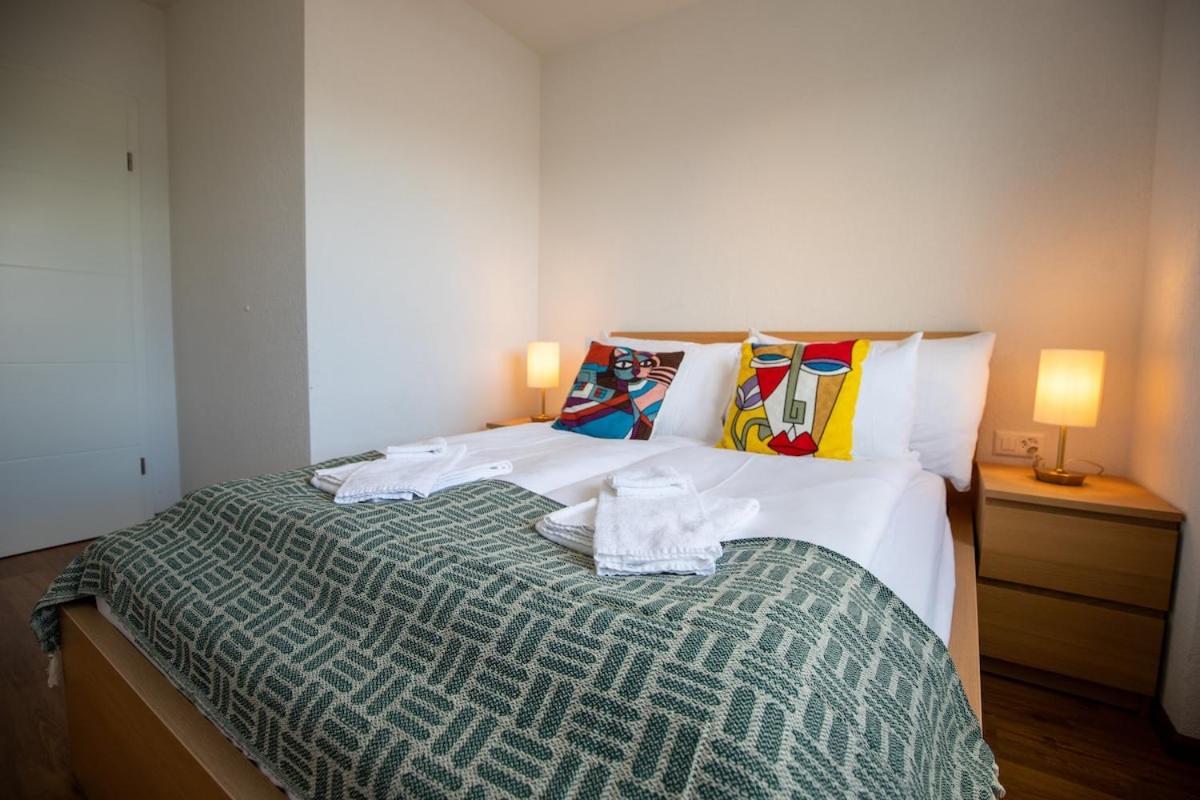 Urban Smart Living near Basel SBB & City Center - Special PICCO PICASSO 51 Apartment, up to 4 guests - B&B Basilea
