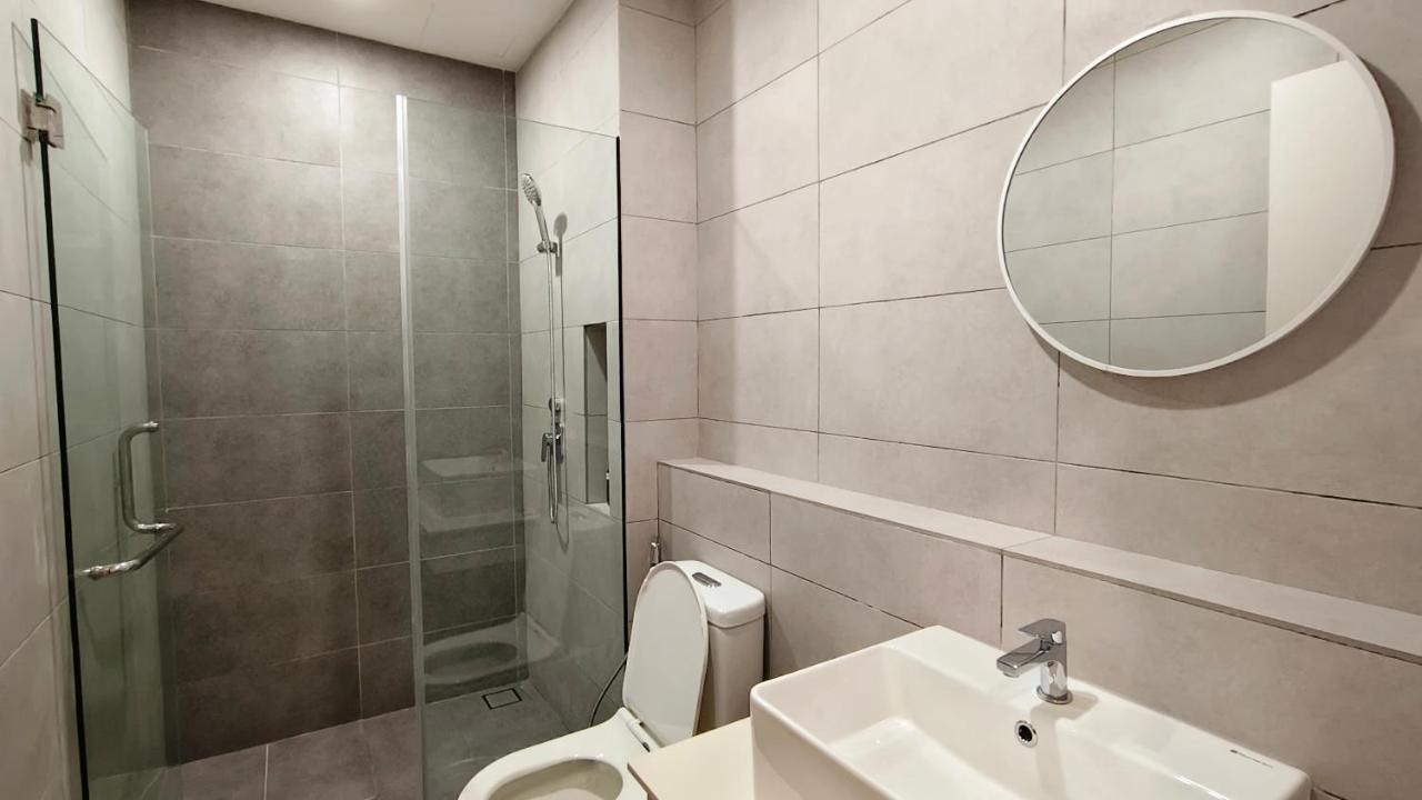 Two-Bedroom Deluxe Apartment with Balcony