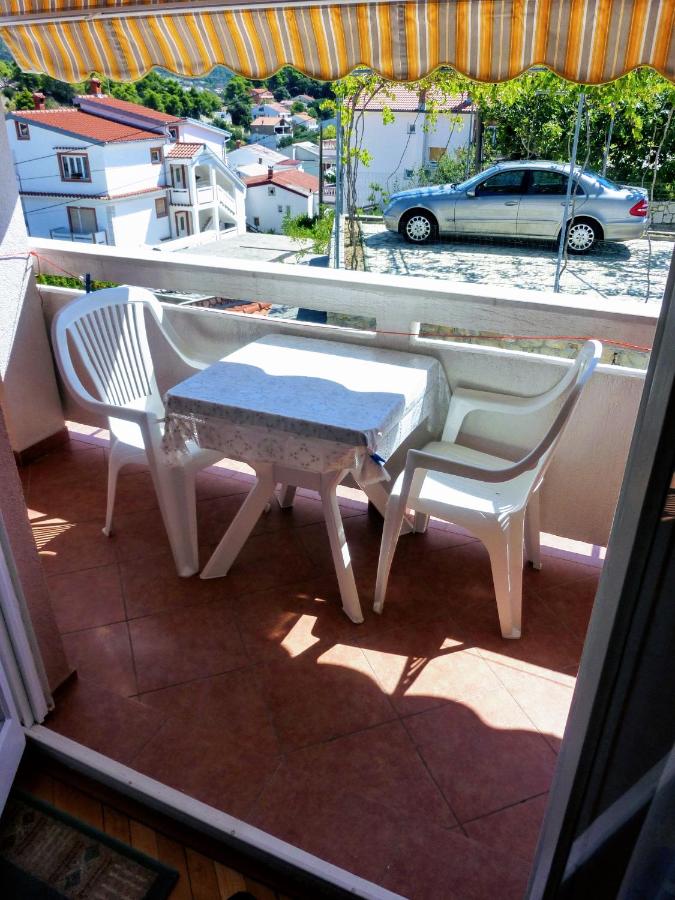 Camera Matrimoniale con Balcone e Vista Mare