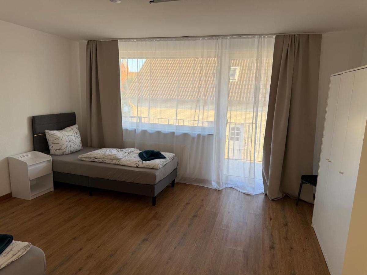 Goldstar 4 Zimmer Wohnung Hannover Sehnde mit Balkon und Garten - B&B Sehnde