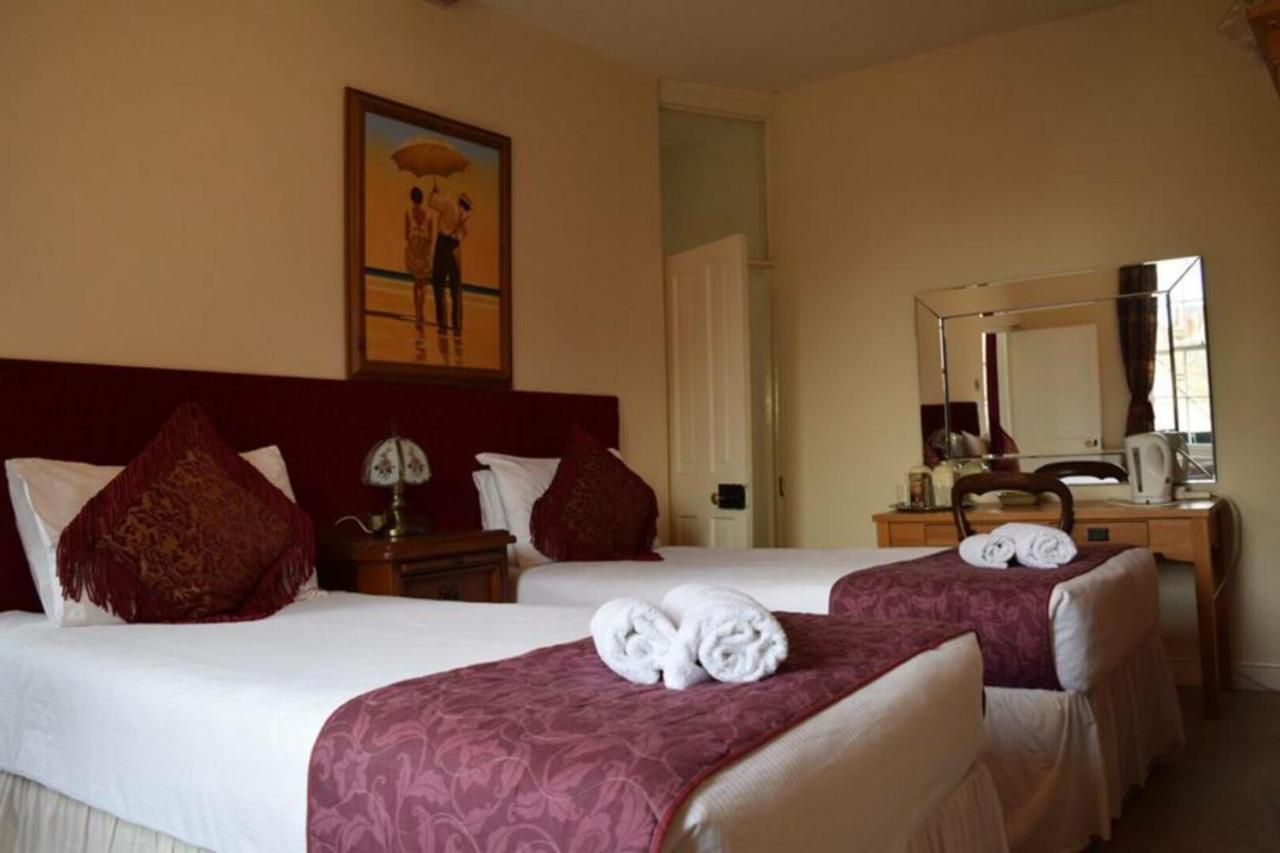 Chambre Double ou Lits Jumeaux avec Salle de Bains Externe