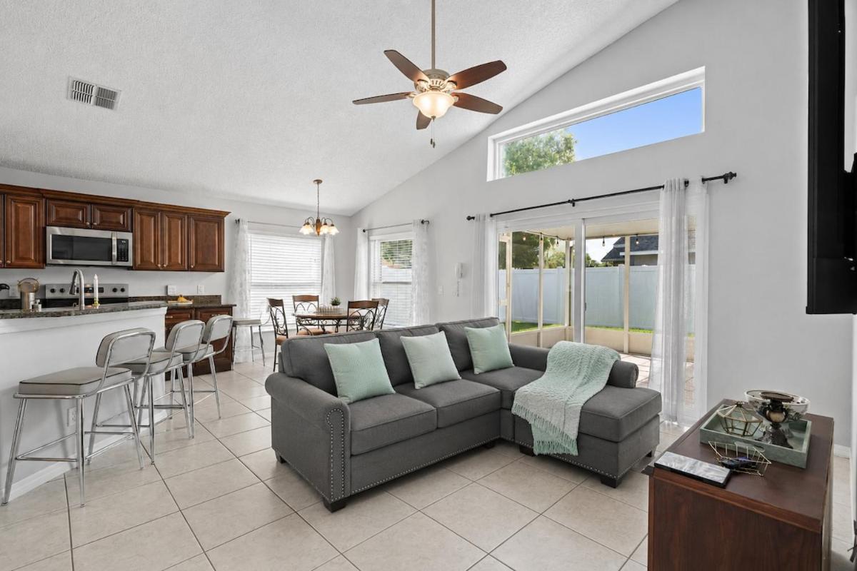 The Cozy Sanctuary - Sleeps 8, Near Parks and Airport - Ferienwohnung Orlando
