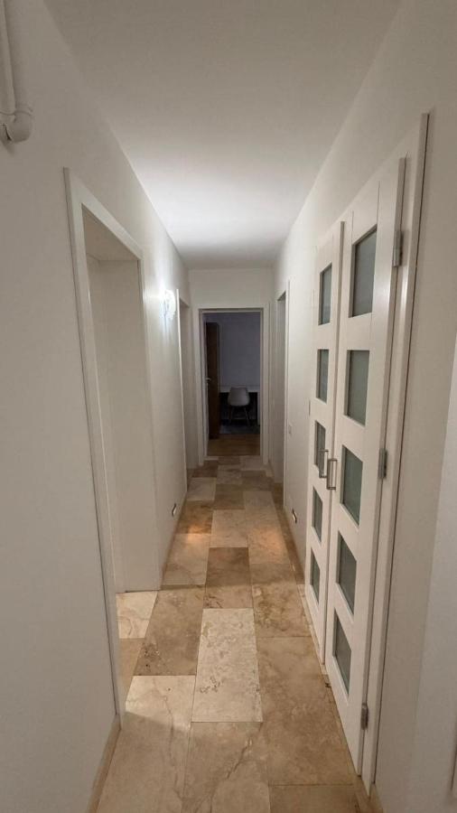 One Residence Central next to Brâncuși Park Loc parcare inclus - B&B Târgu Jiu