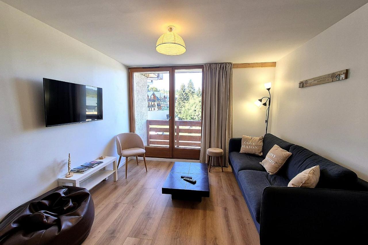 Cozy apartment in the heart of La Féclaz sleeps 5 48m - B&B La Féclaz