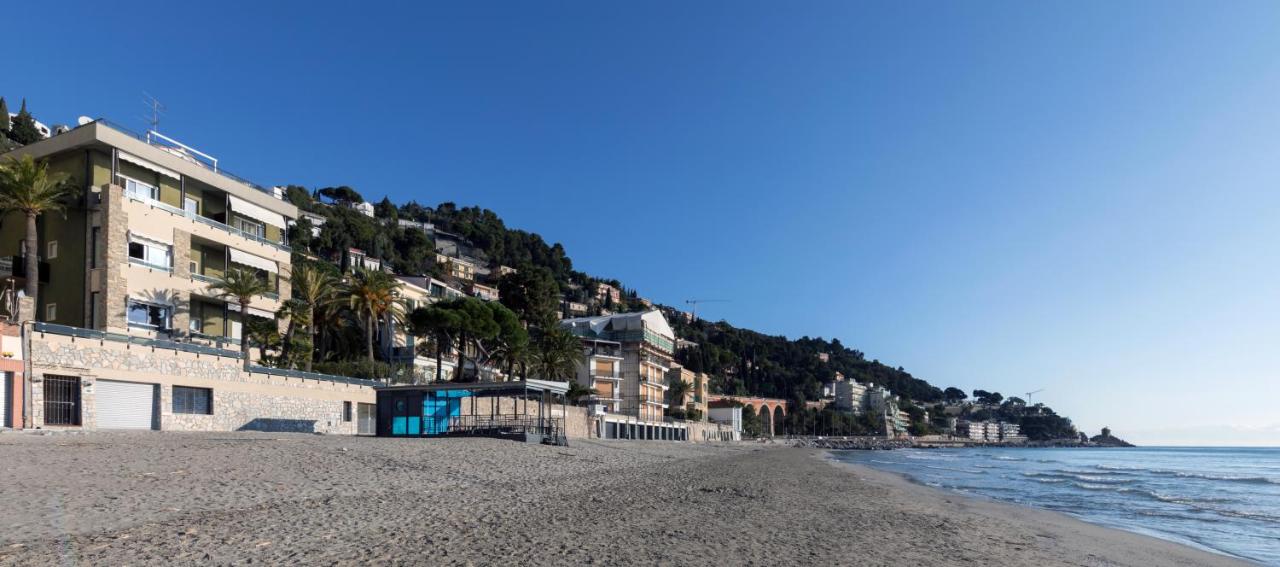 Studio with Partial Sea View
