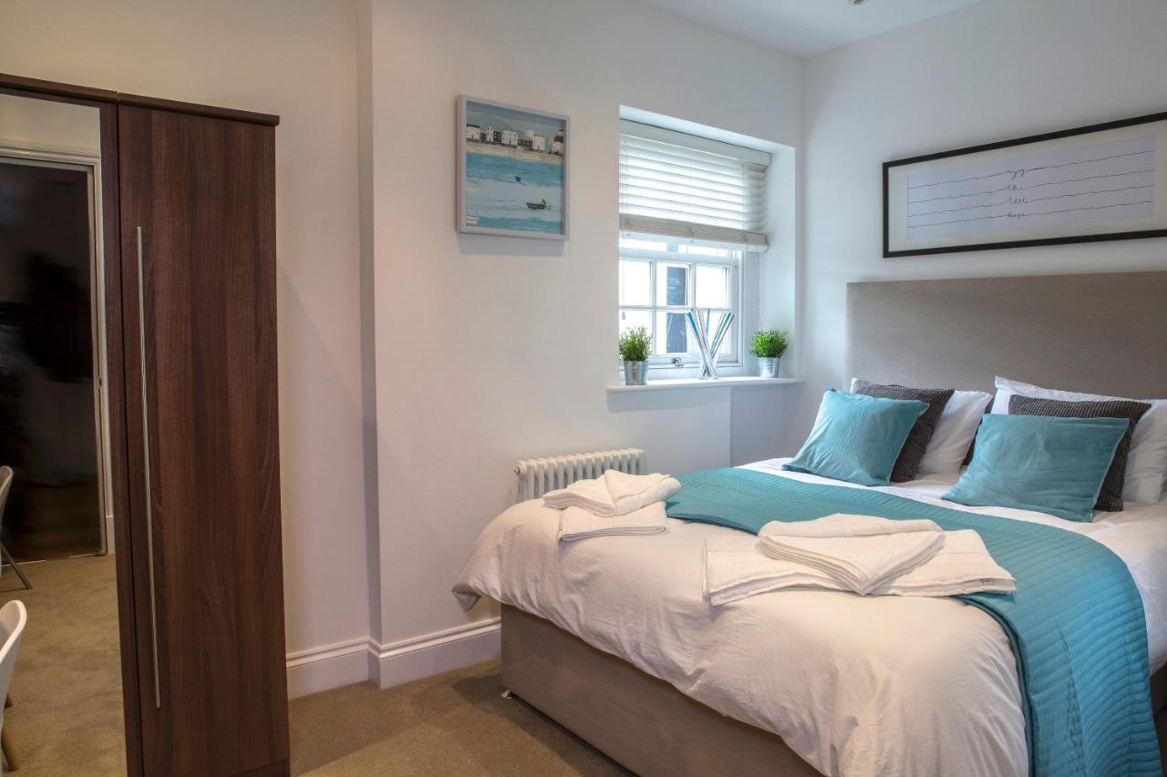 Finchley Central Luxury 3 bed triplex loft style apartment - B&B Hendon