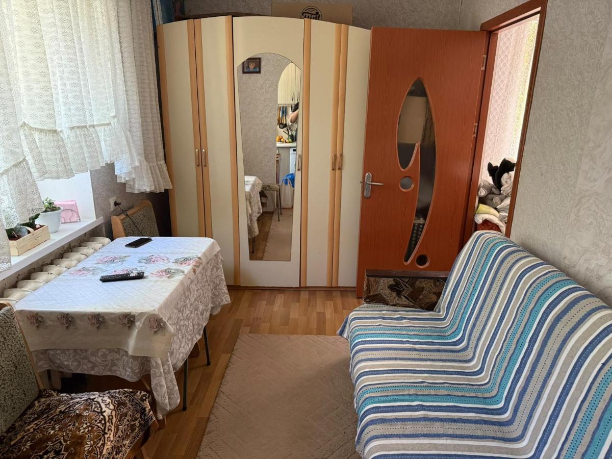 Aeroport apartament 500 метров от аеропорта суточная сдача заселение до 22 00 - Chambres d'hôtes Chişinău