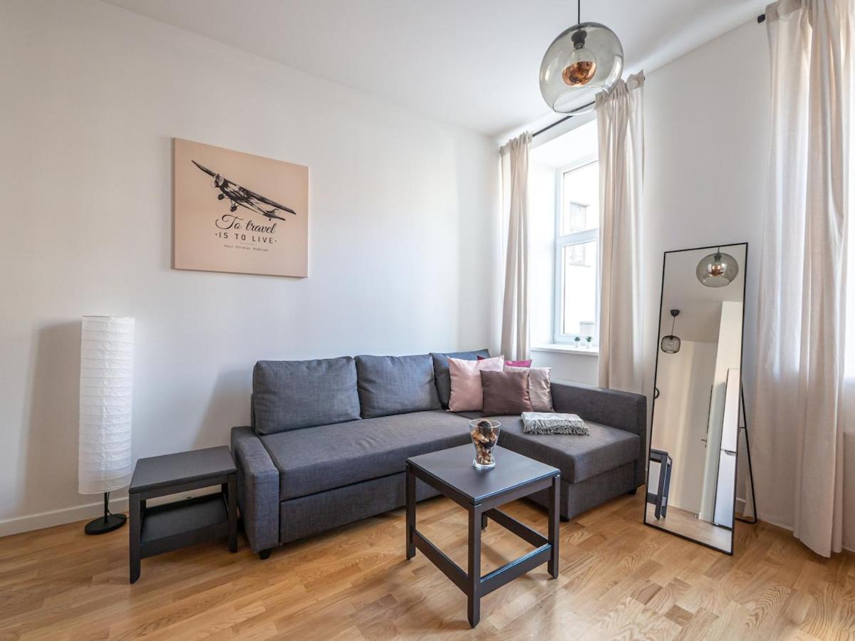 Top Location, Netflix and Cable - Charming Retreat by Innorental - Ferienwohnung Riga