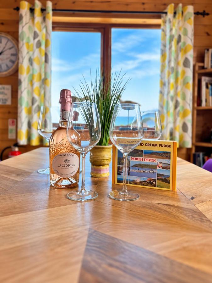 3-Bed Ocean View Lodge - Parking & Terrace - Bed and Breakfast Ilfracombe
