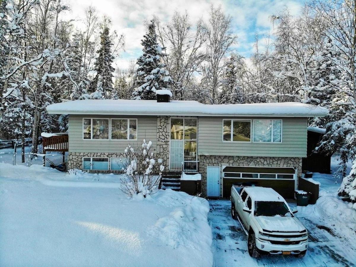 Hot Tub Stunning Mountain Views 2 kitchens 4 bedroom 2 bathroom - B&B Anchorage