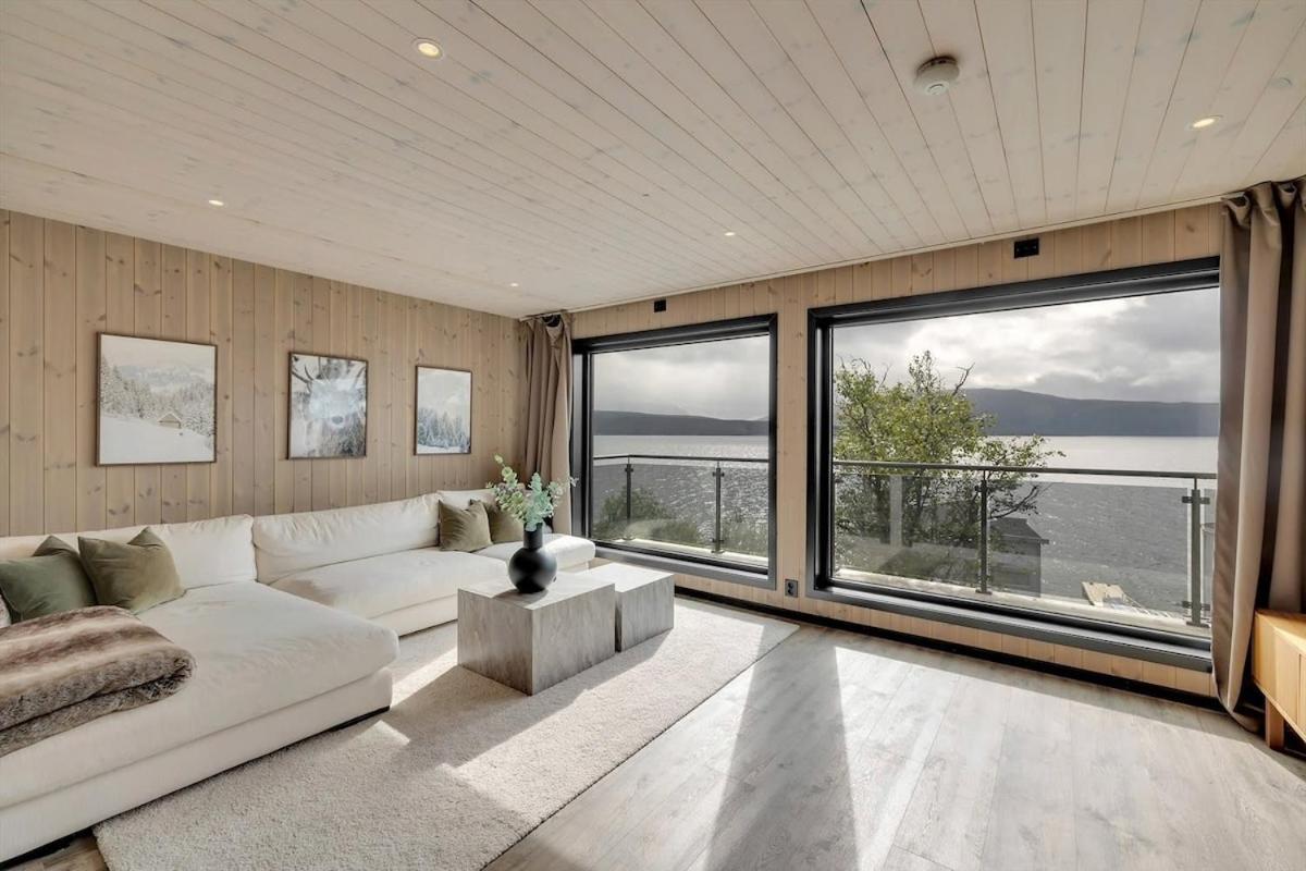 Private Cabin in Malangen Northern Lights and Fjord - Ferienwohnung Kjerrvika