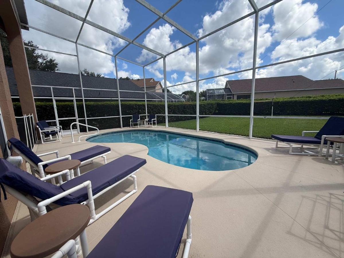 Southern Dunes Holiday Home Private Pool Area - B&B Haines City