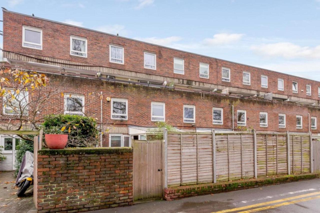 Contemporary Flat w Private Patio London Fields - B&B Londra