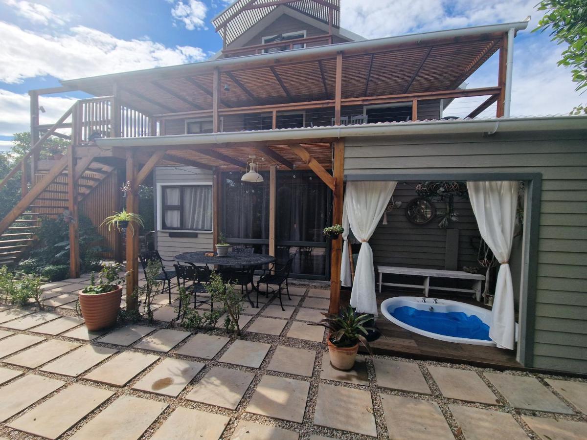 Ocean Whisper Cottage, Sunset, Sizzle and Rest - Chambres d'hôtes Wilderness