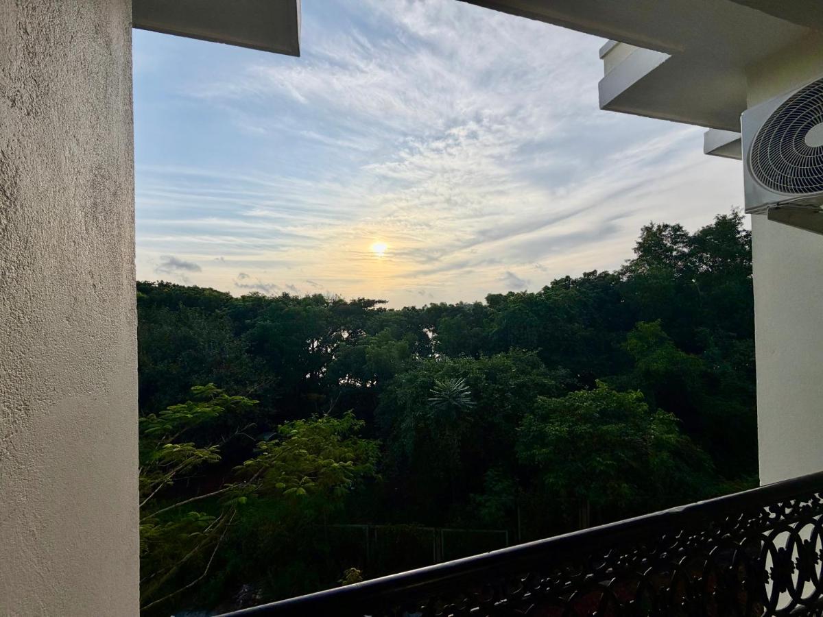 Ugaan by the Lake, By Seasons - Bed and Breakfast Manibail