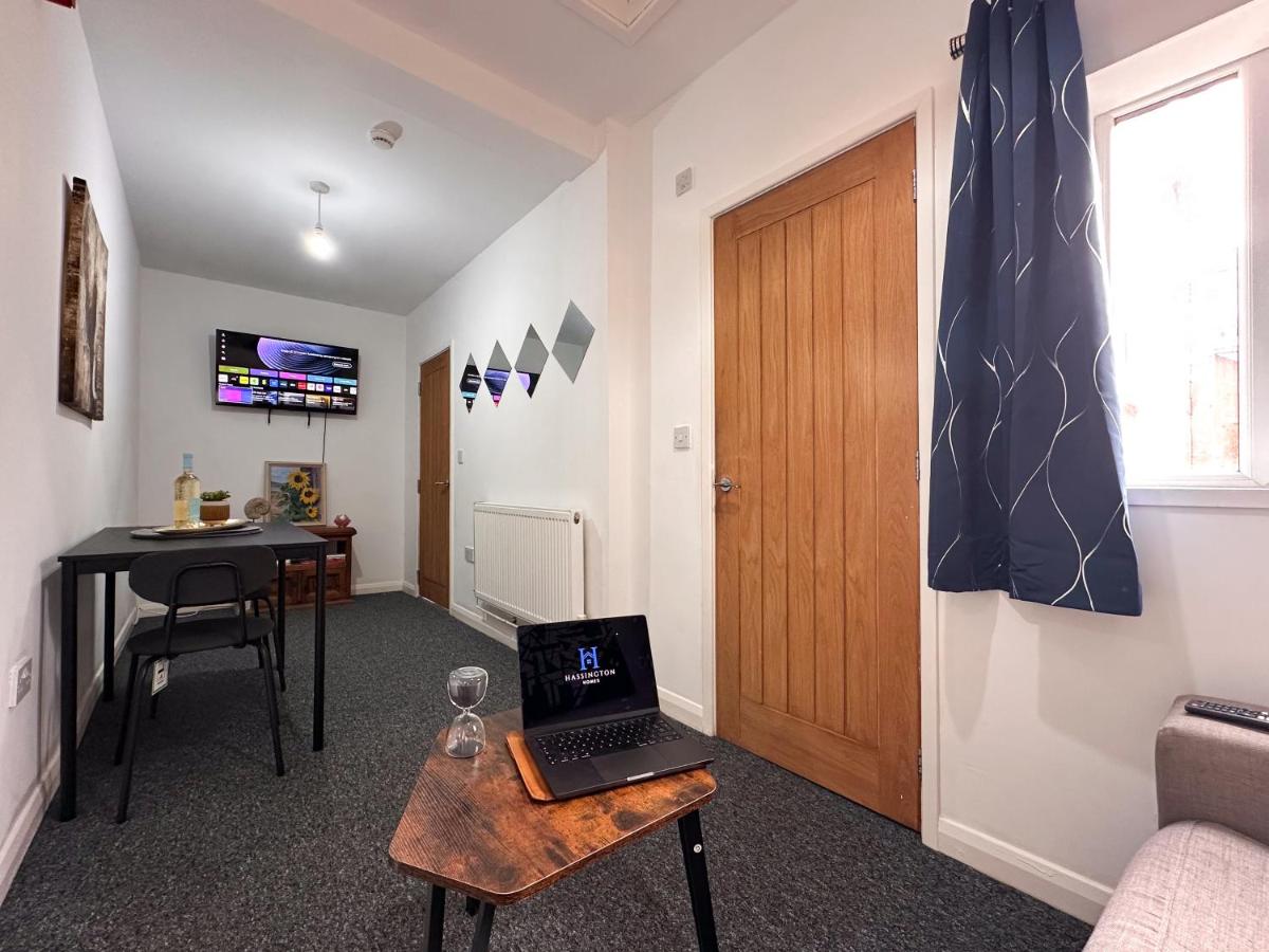 Luxe 1-Bedroom Flat in the Heart of Derby City - B&B Derby