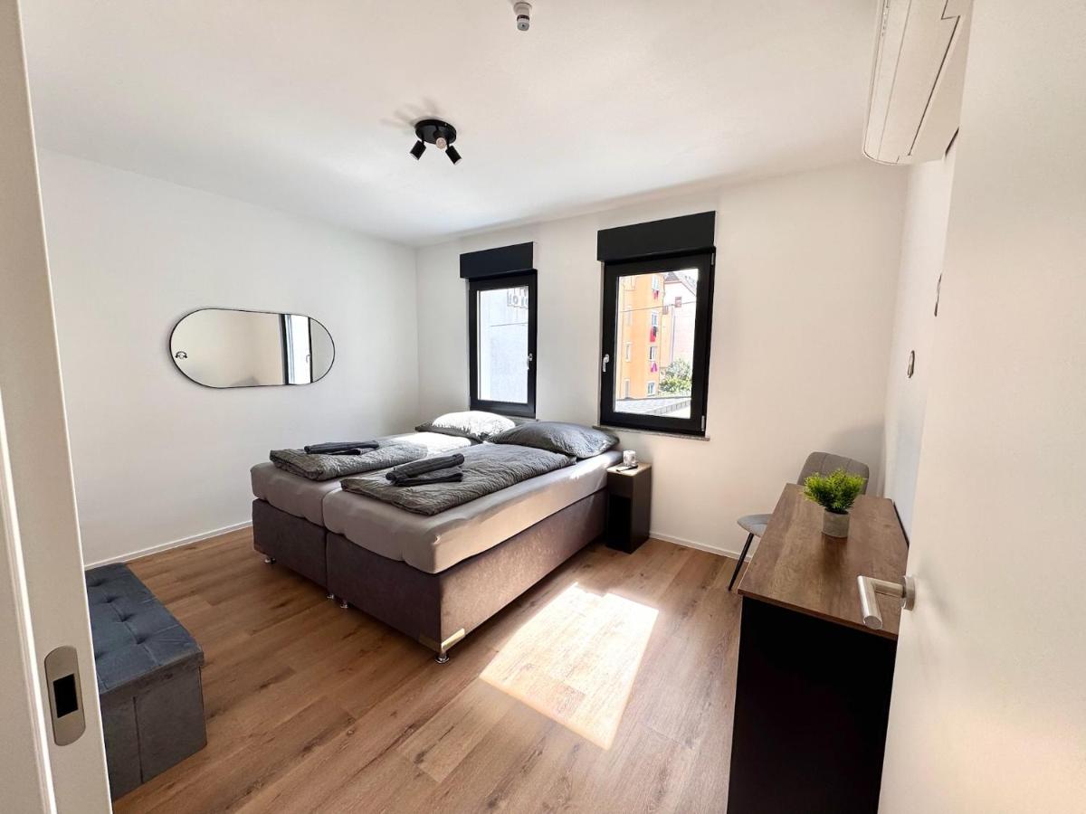 Nagelneues Stadtglanz Apartment - B&B Stoccarda