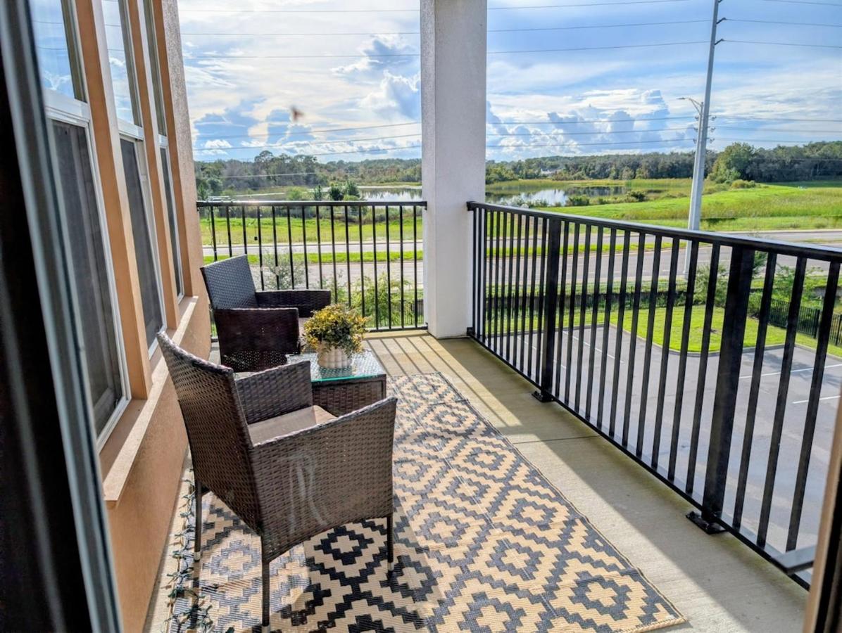 Luxury Lakeview 2BR Escape 15 Min to Disney - B&B Davenport