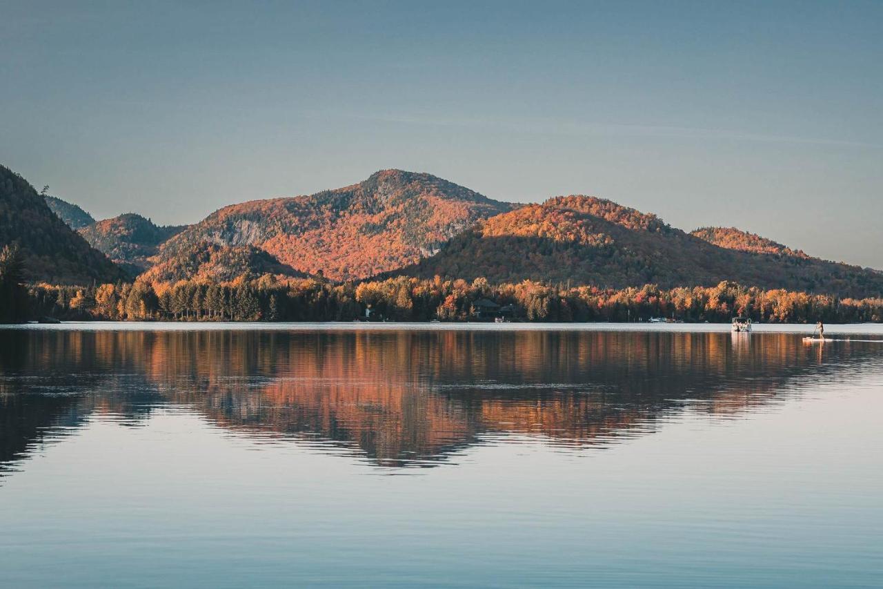 Lakefront Studio with Resort Mountain View - B&B Lac-Supérieur