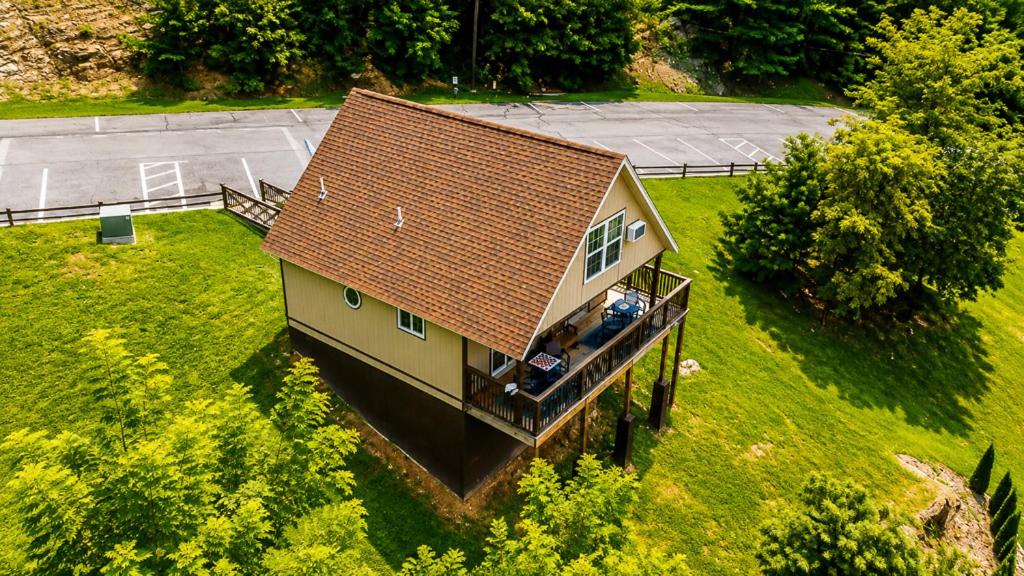 Alpine Holiday 2BR 2BA Cabin, awesome view - B&B Sevierville