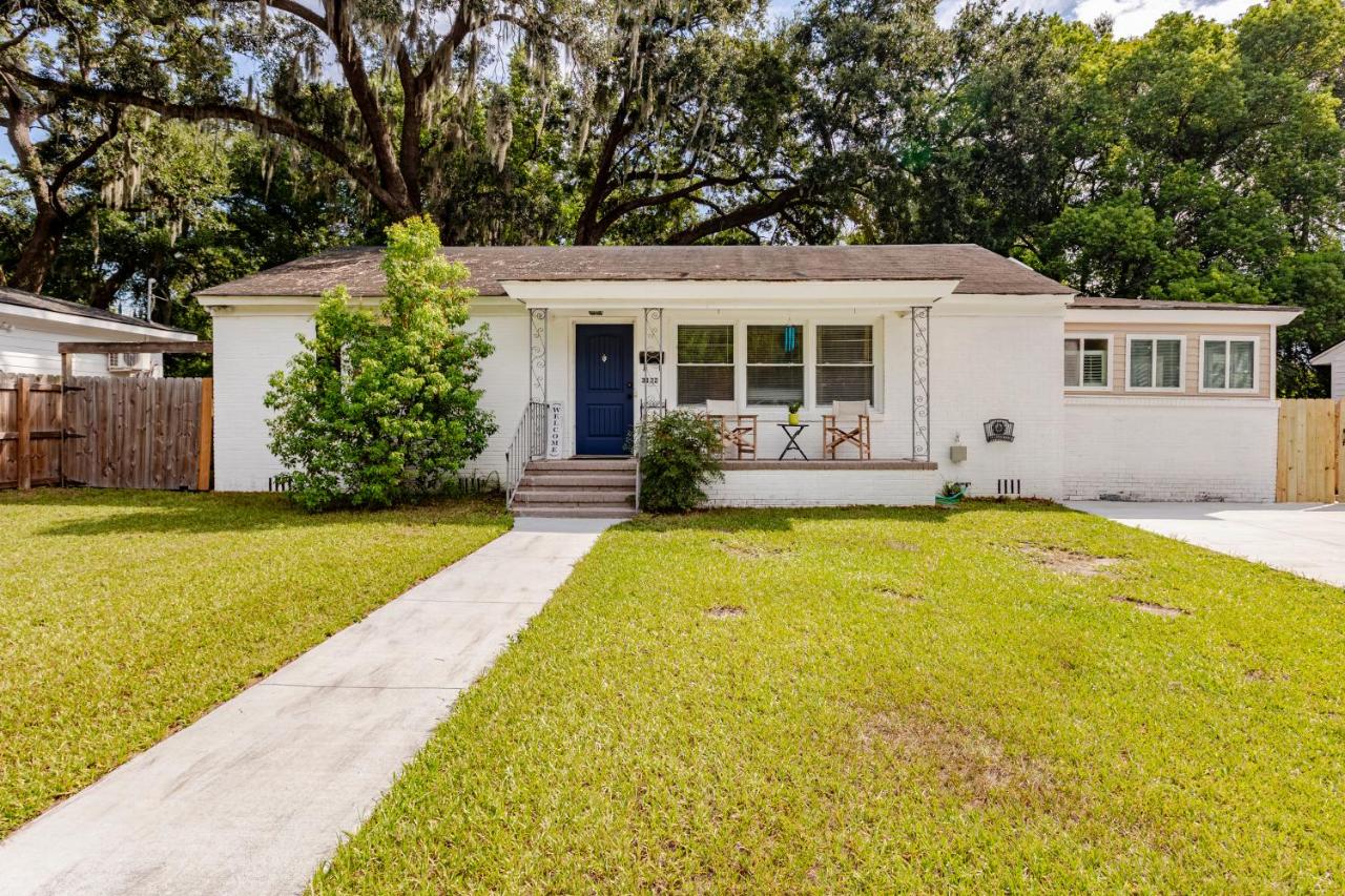 Thunderbolt Coastal Cottage - B&B Savannah