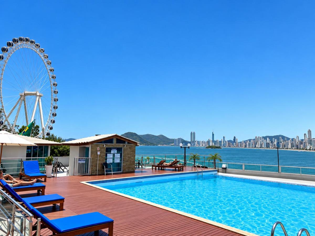 Studio em Prédio com Vista Mar - Piscina, Praia e Garagem - B&B Balneário Camboriú
