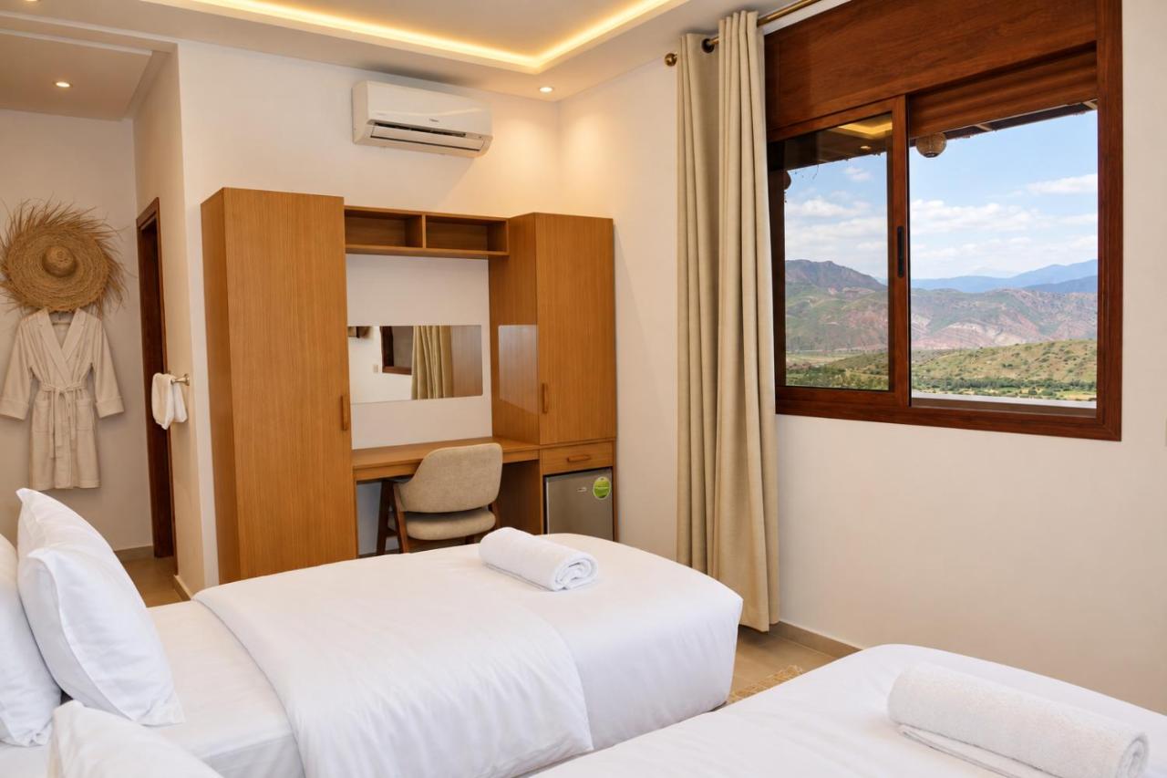 Twin Room with Mountain View