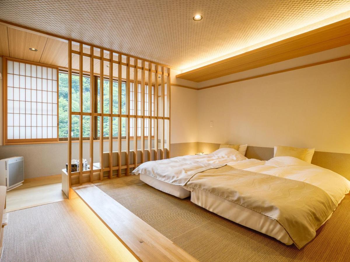 Standard Twin Room with Shared Bathroom