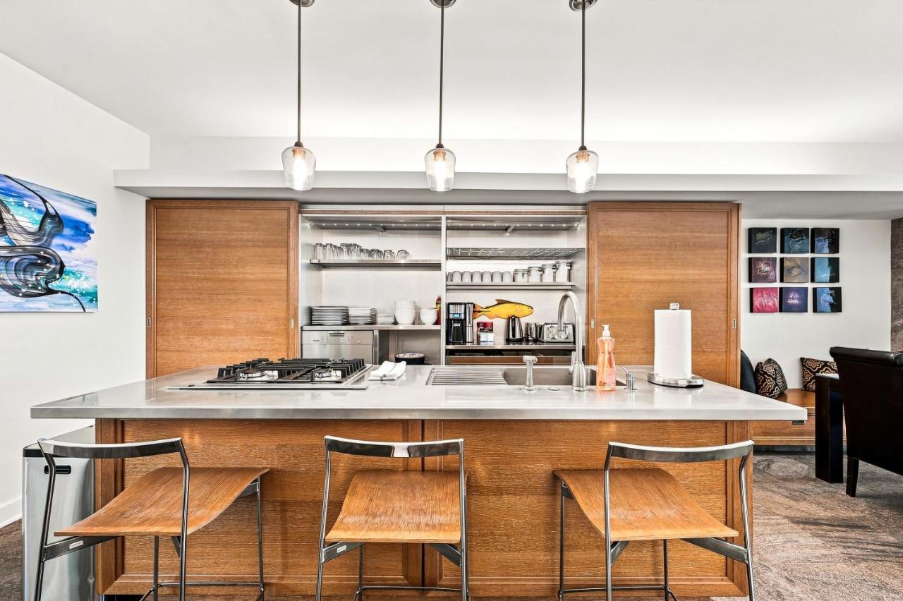 Skyline Views River West Townhouse; 2 Parking Incl townhouse - Chambres d'hôtes Chicago