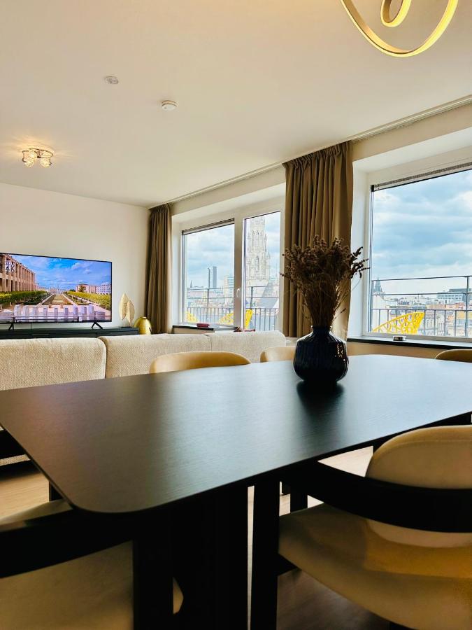 Unique 2 bd Apartment - Grand place view - B&B Brussels