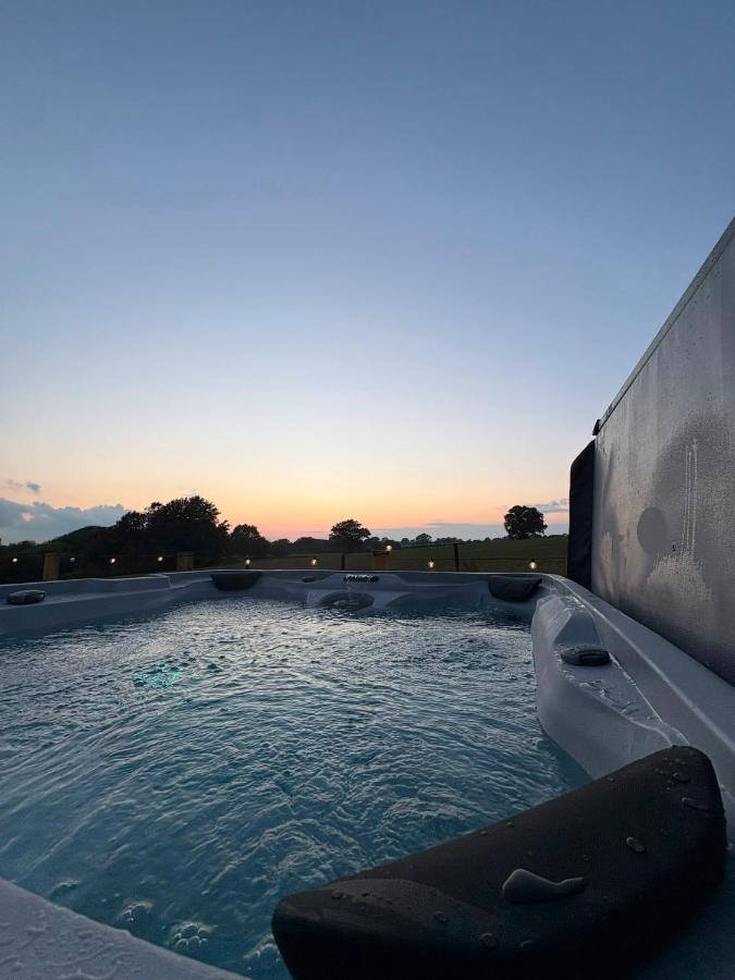 Tall Chimneys Glamping - B&B Wheelock