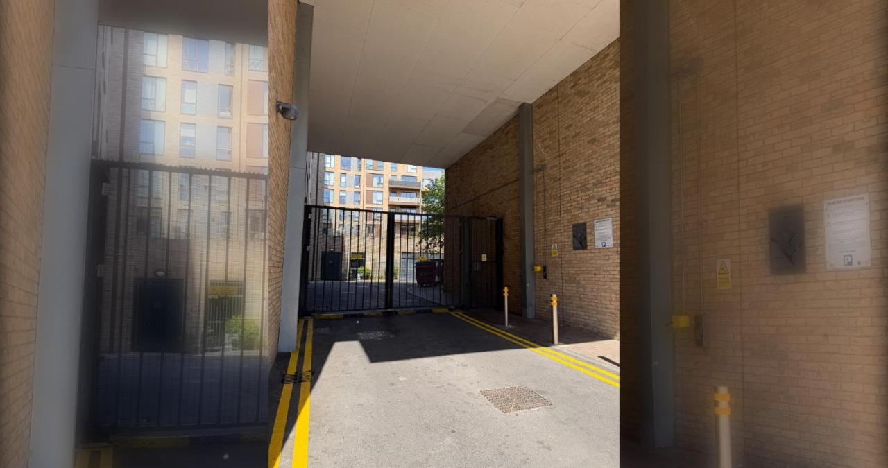1BDR Canal Side Retreat in East London - Bed and Breakfast Londen