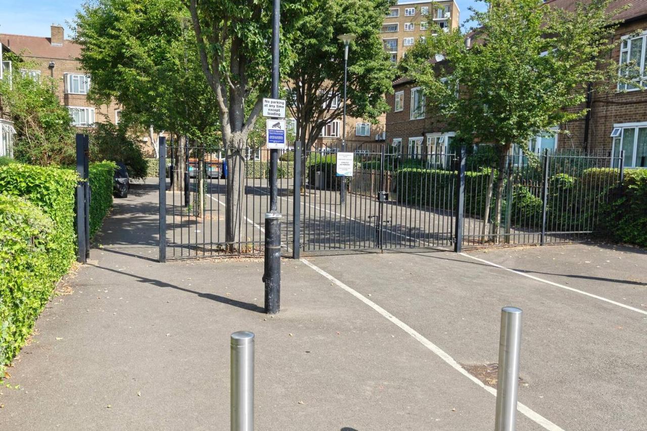 Ladbroke Grove 1 Bed Flat - Sleeps 4 - Near Station - Fast Wi-Fi - B&B Londra